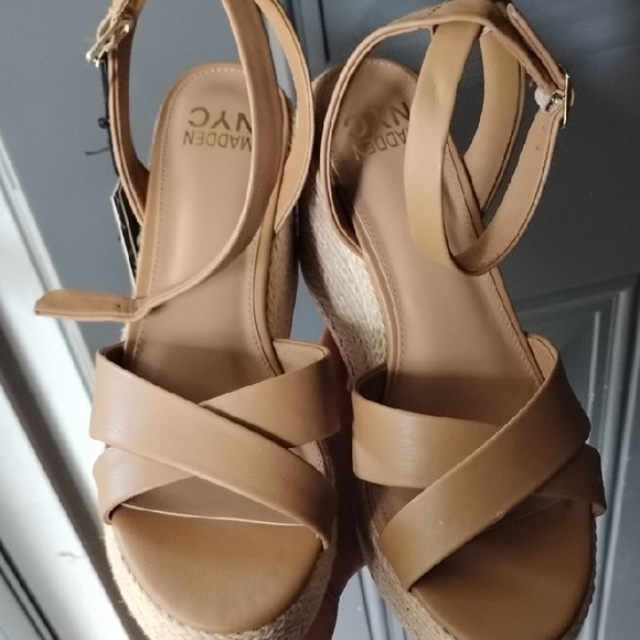 Elegant Tan Wedge Sandals - Picture 2 of 3